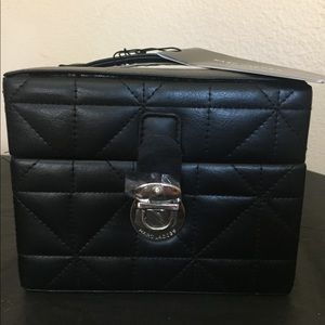 Marc Jacobs black case